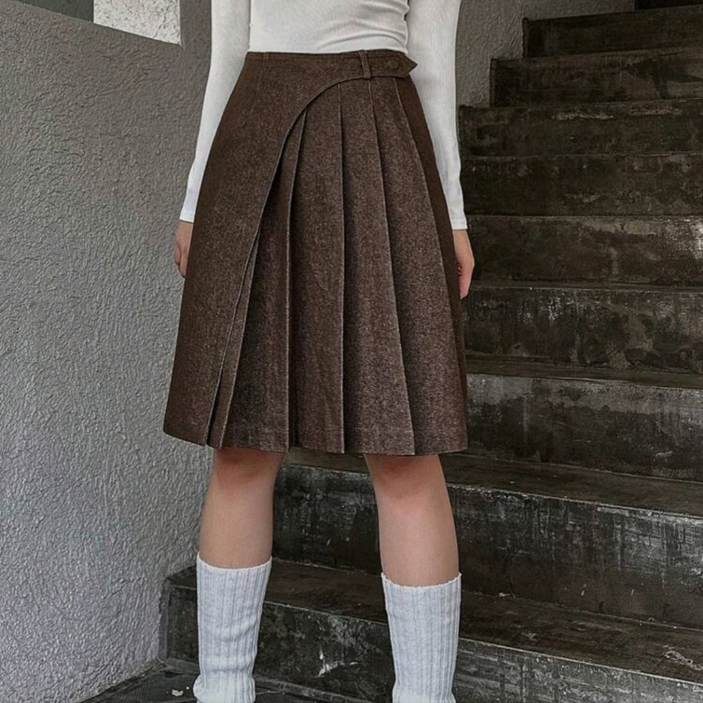 Elegant Brown Pleated Skirt
